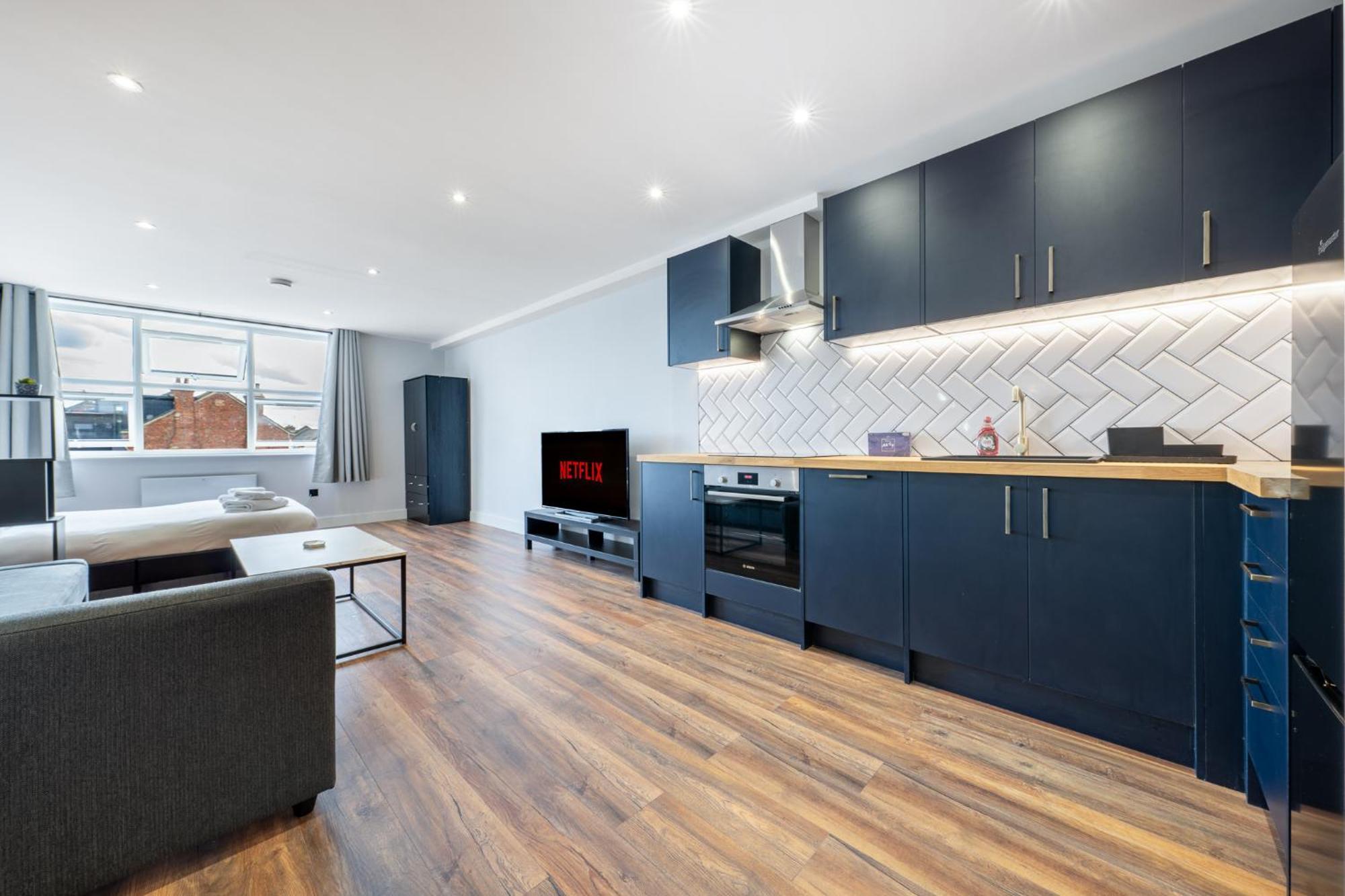 8 Apt Whole Building - Zone 2 Apartment London