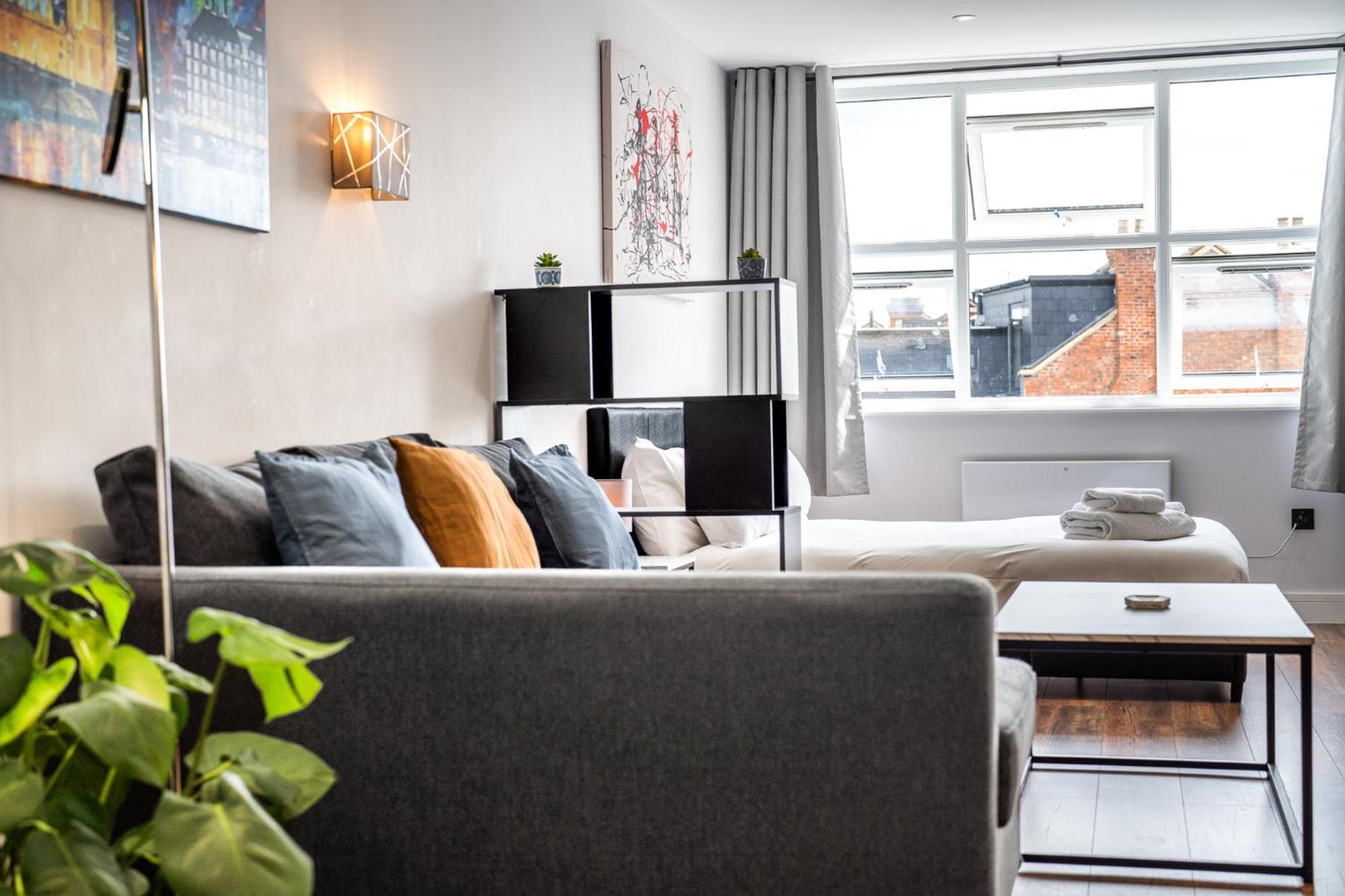 8 Apt Whole Building - Zone 2 * Londra